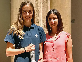 Laura Radó, alumna de Madre Alberta segundo puesto en el concurso de relato breve en catalán de Coca Cola